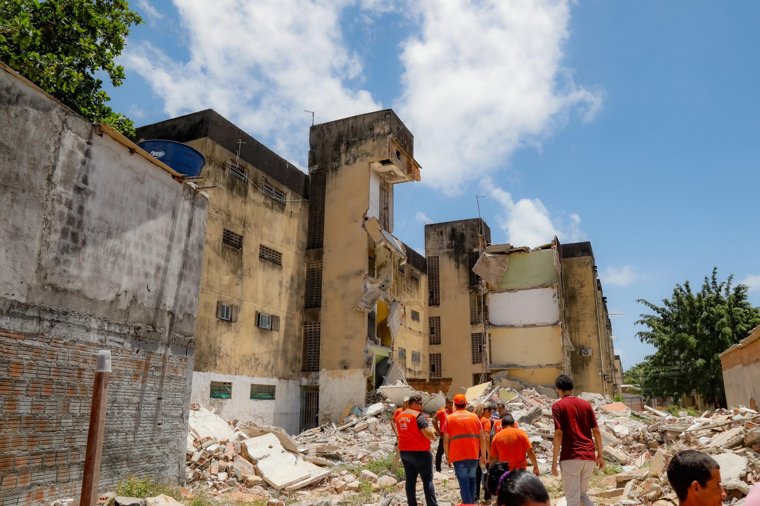Proprietários de apartamentos em prédios-caixão no Grande Recife podem ser  indenizados em até R$ 120 mil - Blog da Renata Gondim