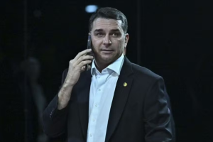 Flávio Bolsonaro é o candidato que mais gastou com o Facebook em 2026 — Foto: Jefferson Rudy/Agência Senado